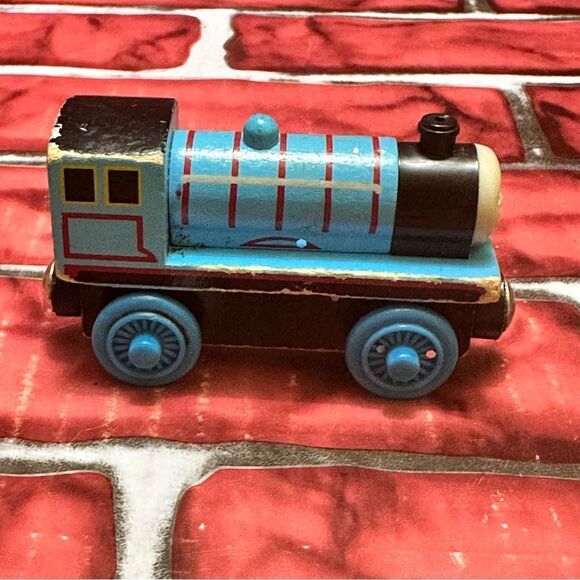 Thomas & Friends Railway Wooden EDWARD Train - Picture 5 of 5